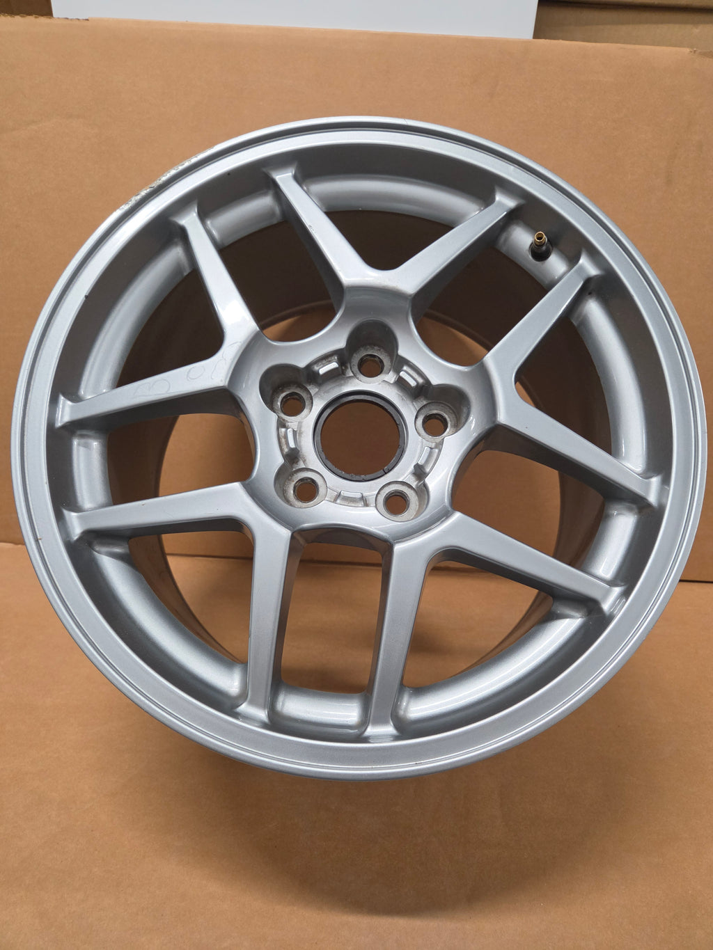 OE Wheels CV04 C5 Corvette Z06 Replica Front Wheel Silver Painted *Damaged/Repairable*