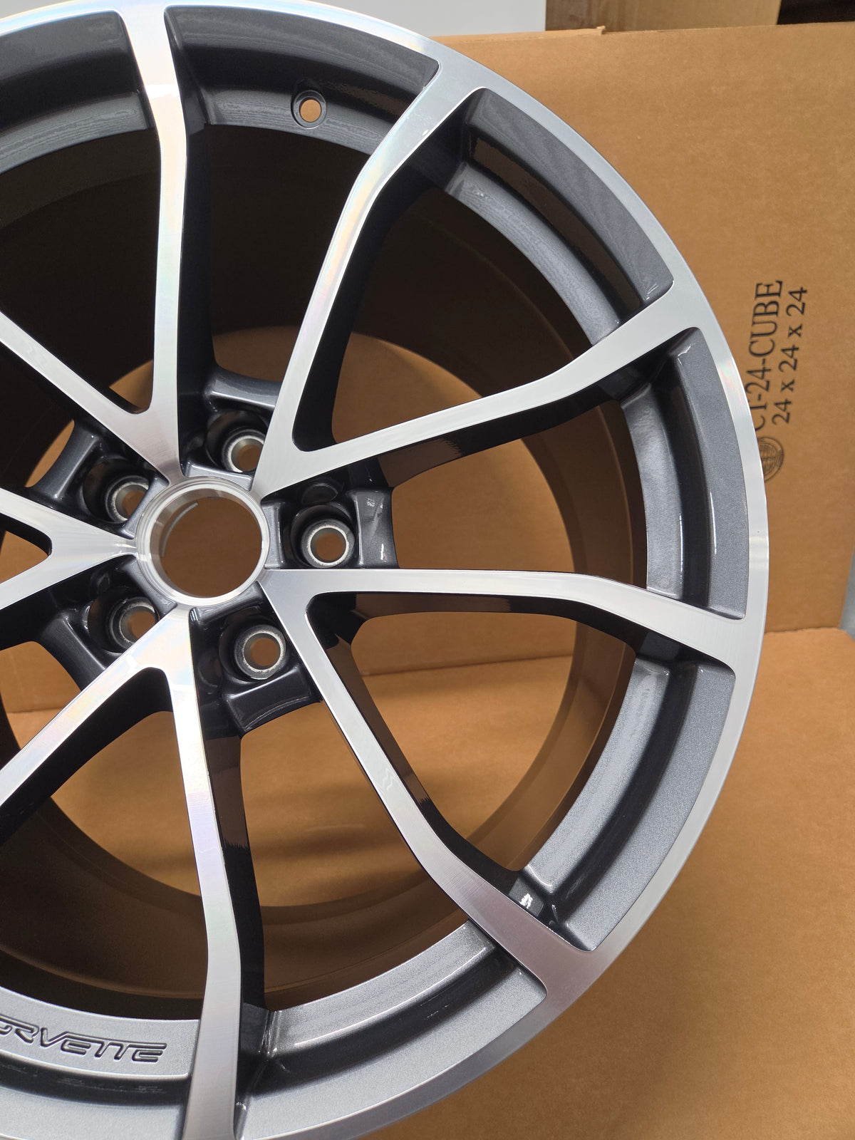 C6/C7 Corvette Cup Wheel Rear Machine Face w/ Gunmetal Inlay *BRAND NEW OEM GM*