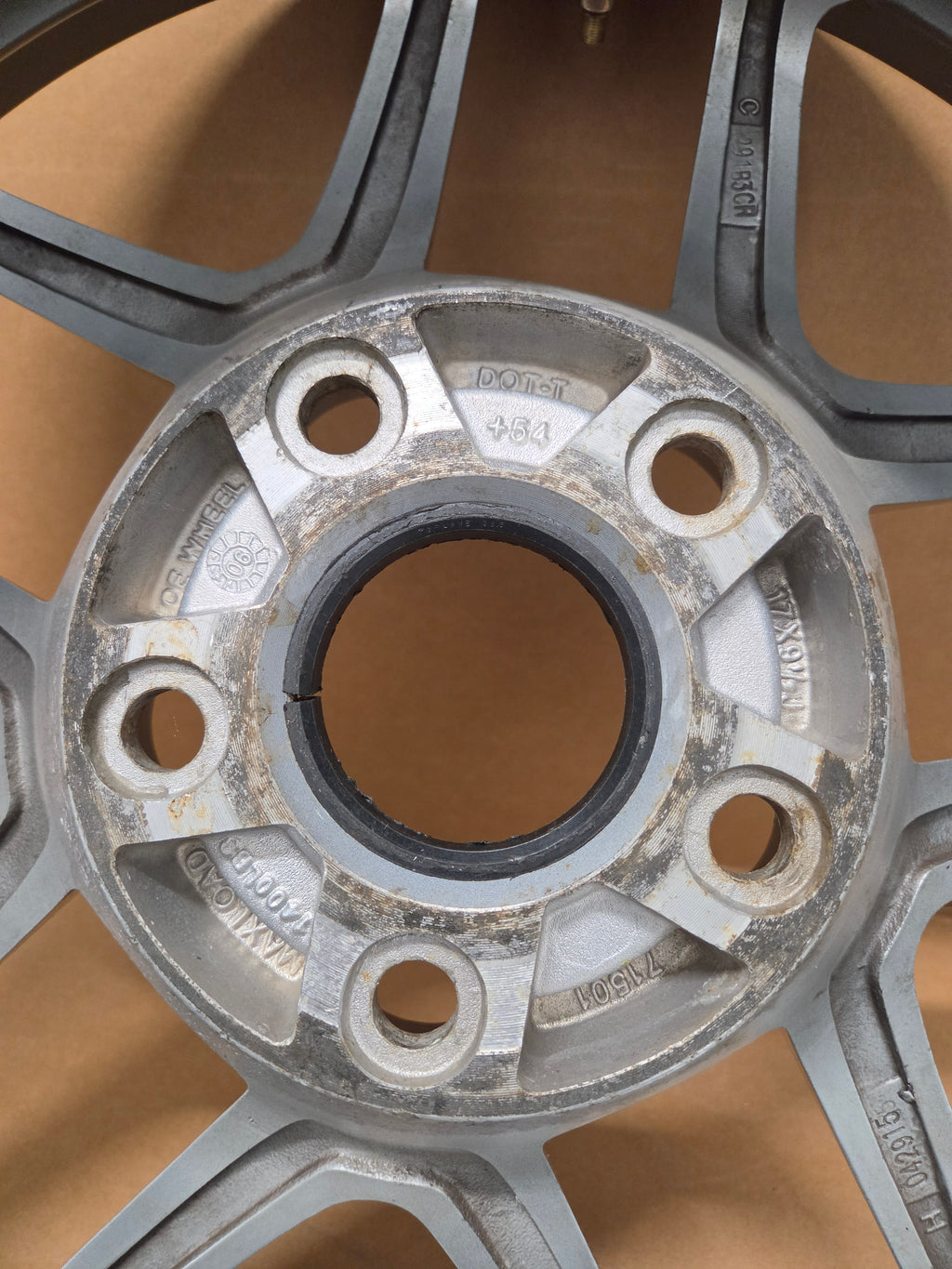 OE Wheels CV04 C5 Corvette Z06 Replica Front Wheel Silver Painted *Damaged/Repairable*